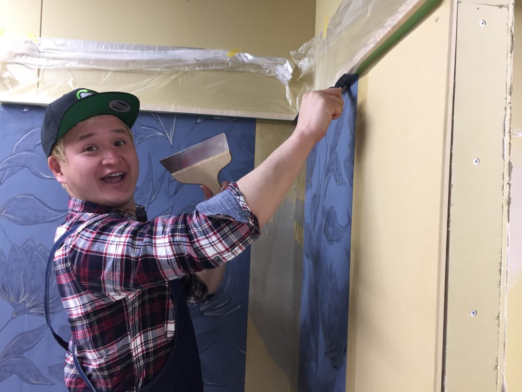 壁紙の貼り方、■山田芳照　：DIY技術監修、DIY講師、ホームセンター達人