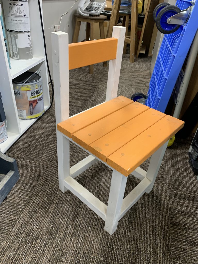 木製ちび椅子