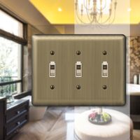 Amerelle Devon スティール製トグルウォールプレート 3ギャング ブラッシュドブラス (154TTT) / WALLPLATE BRSH BRS 3TOGL