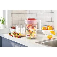 Rubbermaid Simply Pour ピッチャー (2122590) / PITCHER PLST 1G CLR/RD