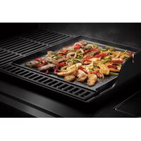 Weber Crafted スティール製グリルトップグリドル (7672) / GRIL TOP GRIDDLE STL 17"