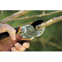 Fiskars Power-Lever アンビル剪定バサミ (391101-1005)