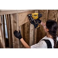 DeWalt フレーミングネイラー (DCN930B)