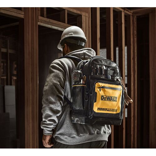 DeWalt バックパック型ツールバッグ (DWST560102) / TOOL BAG BACKPACK 48PKTS