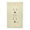 Leviton Decora AFCI/GFCI コンセント 15 amps ライトアーモンド (AGTR1-T) / AFCI/GFCI OUTLET 15A LA