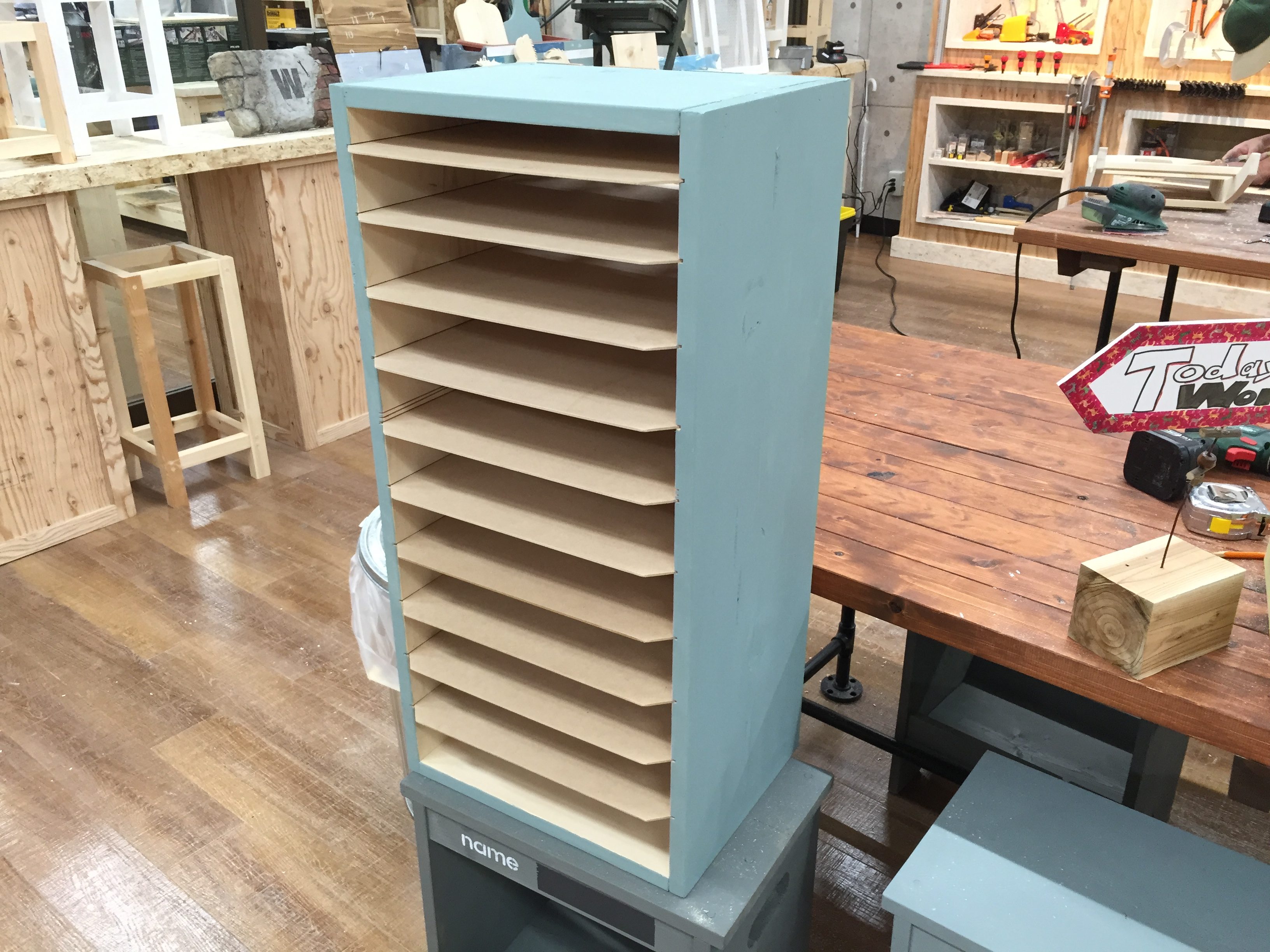 ペーパーシェルフ、山田芳照　：ペーパーシェルフデザイン、DIY技術監修、DIY講師