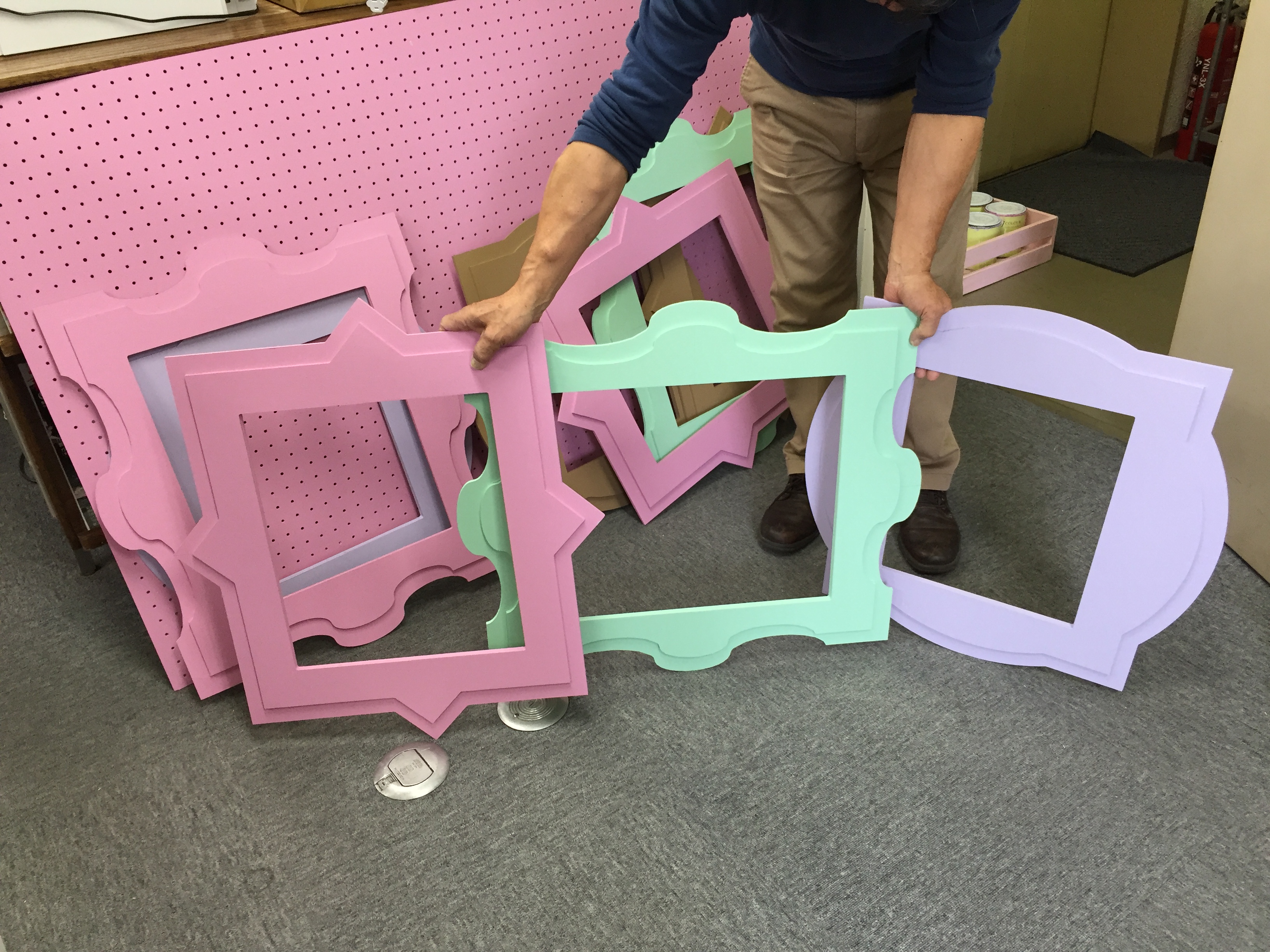フレーム、山田芳照　：フレームデザイン、DIY技術監修、DIY講師