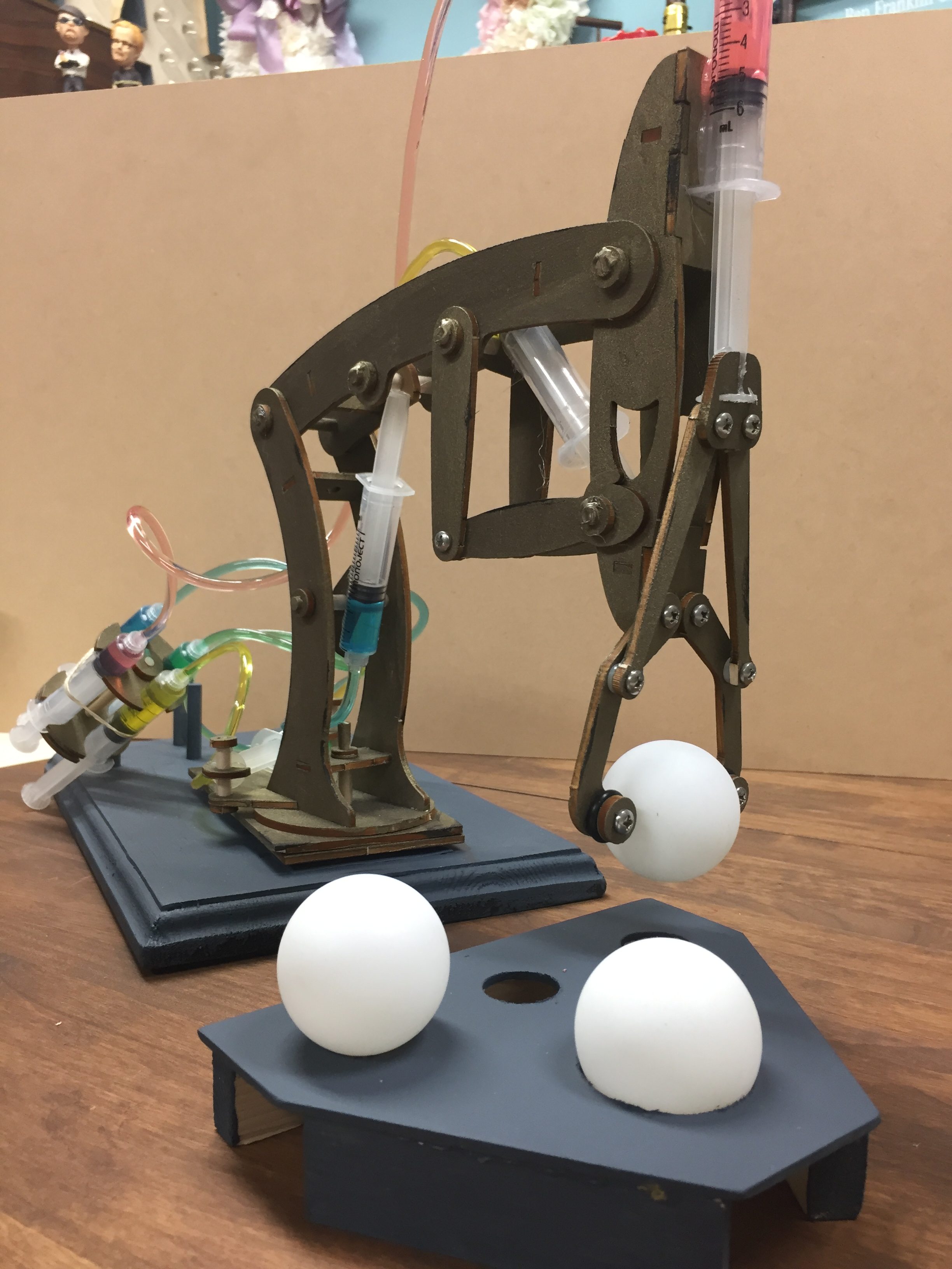 水力ロボットアーム T-BOT、山田芳照　：水力ロボットアームデザイン、DIY技術監修、DIY講師