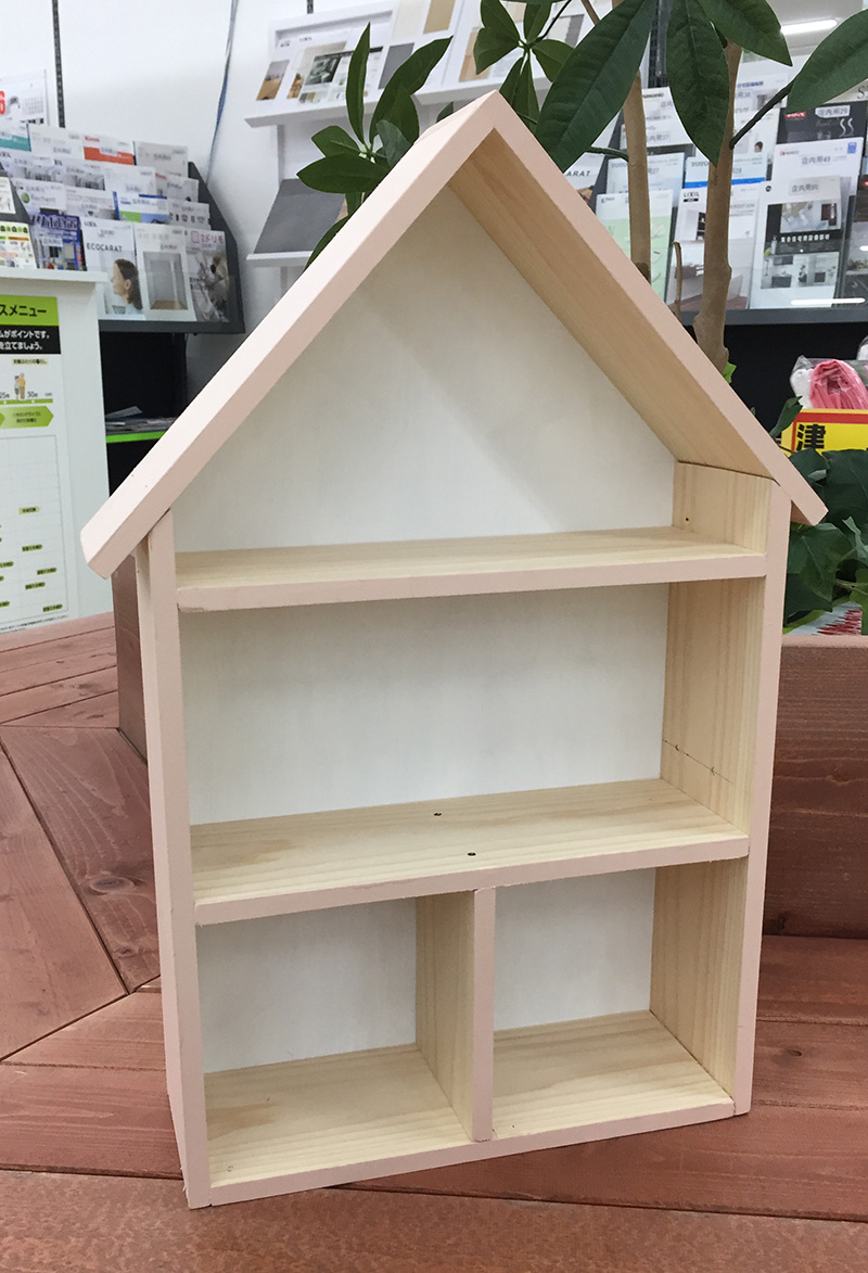 三角屋根の小物棚、山田芳照　：三角屋根の小物棚デザイン、DIY技術監修、DIY講師