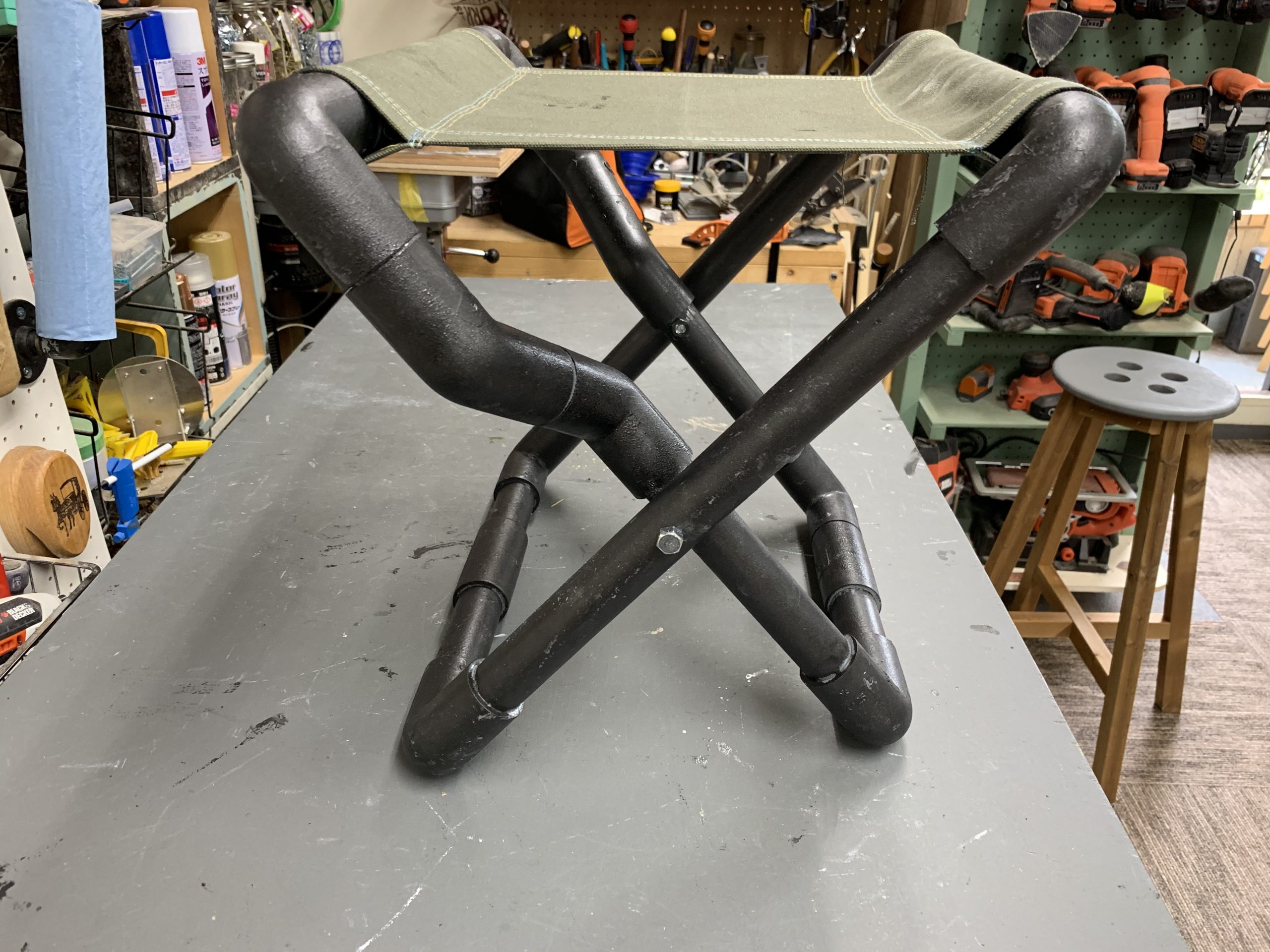 DIY山田　番組作品　折りたたみパイプ椅子