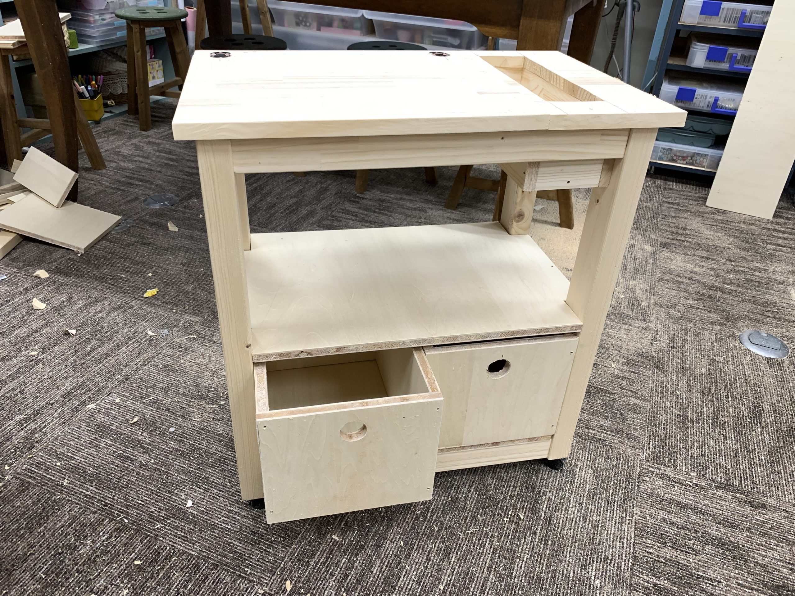 収納ワゴン、山田芳照　：収納ワゴンデザイン、DIY技術監修、DIY講師