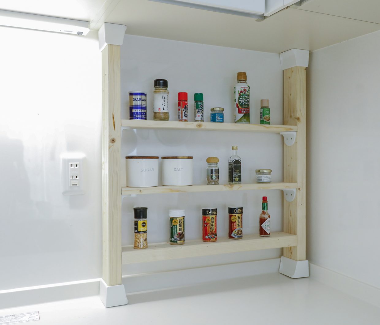 キッチンラック、山田芳照　：キッチンラックデザイン、DIY技術監修、DIY講師