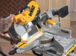 DeWalt 両面スライド式コンパウンドマイターソー (DWS779) / SLIDE MITER SW DB 12"15A