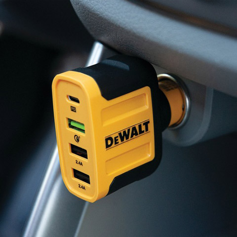 DeWalt 4ポート付車用携帯電話充電器