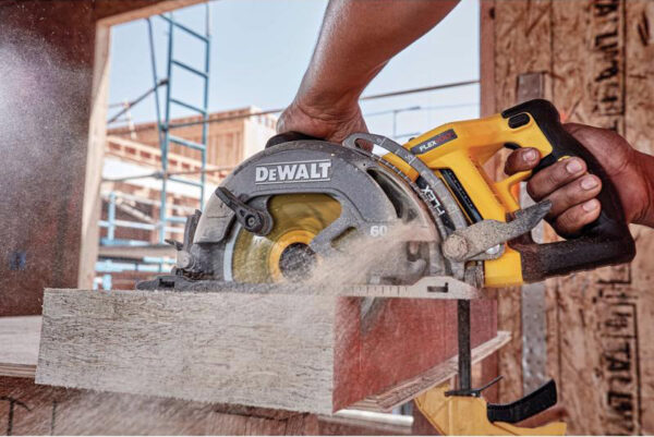 DeWalt FLEXVOLT ウォームドライブサーキュラーソー (DCS577B)