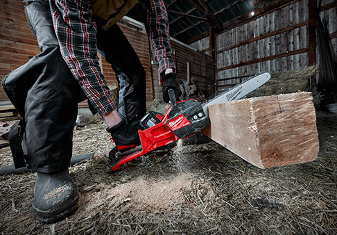 Milwaukee M18 Fuel バッテリー式チェーンソー (2727-20C)