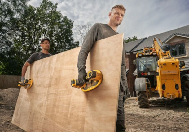 電動で楽々持ち上げ　DEWALT 20V MAX Grabo リフター
