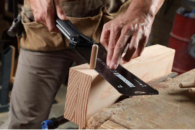 斬新なデザインの両刃のこぎり　ToughBuilt 折り畳み式プルソー
