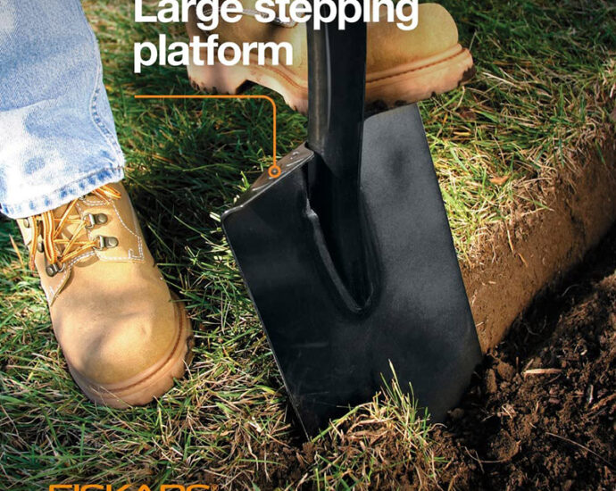 フィンランドのFiskars 村生まれ Fiskars D型ハンドルシャベル