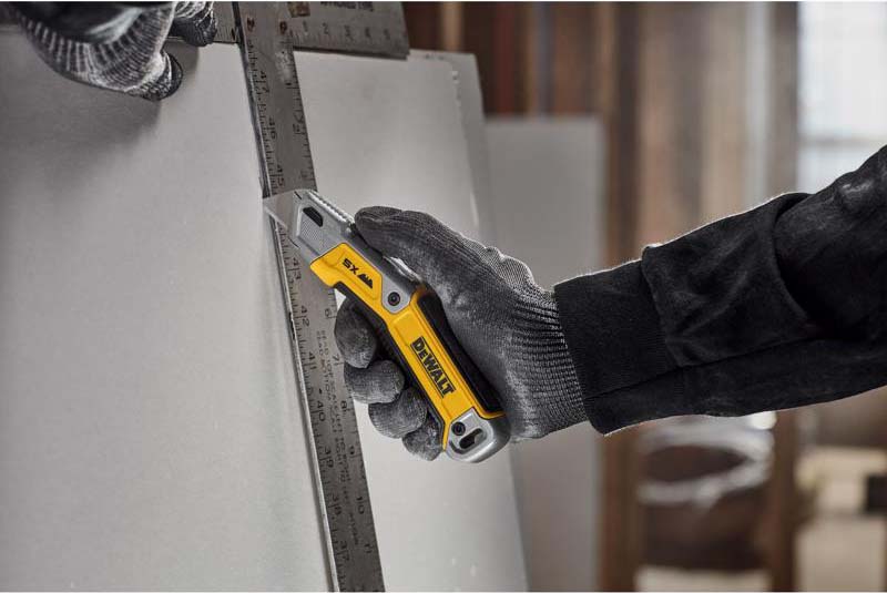 固定ロック式ブレード機能 DeWalt 伸縮式万能カッター