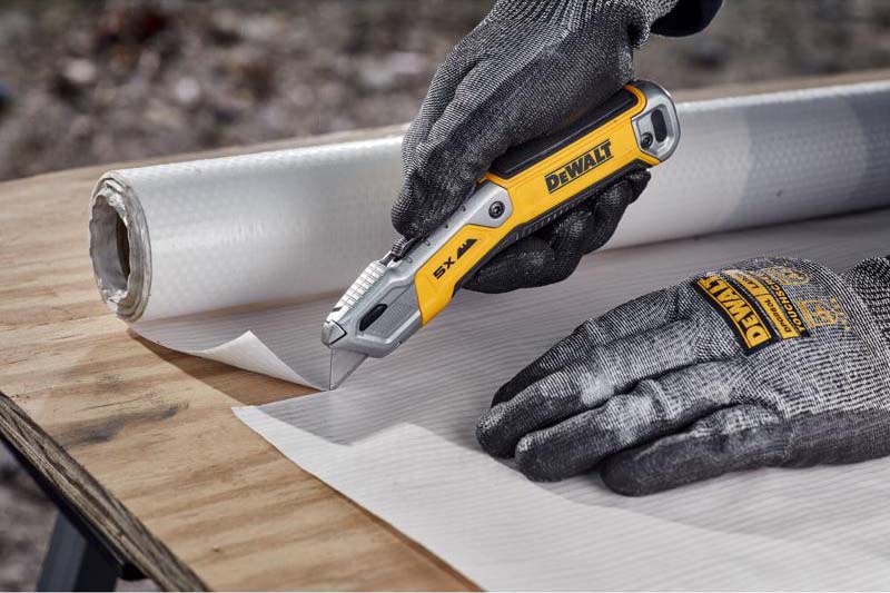 固定ロック式ブレード機能 DeWalt 伸縮式万能カッター