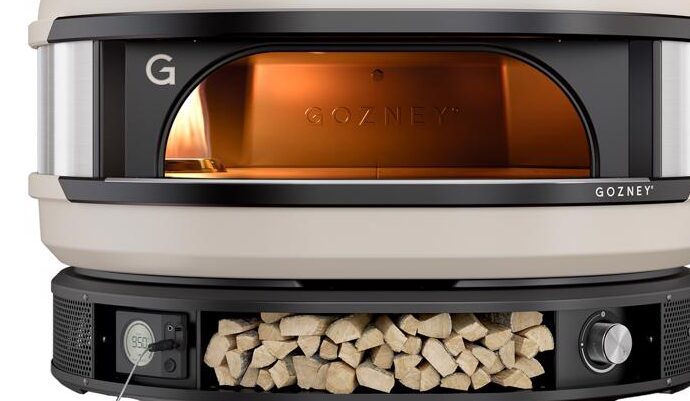 ２つの燃料　Gozney Dome プロパンガス＆薪式屋外用ピザオーブン