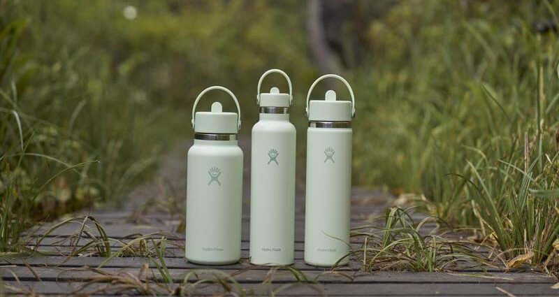 氷が入れやすい Hydroflask Flexストローキャップ付断熱性ボトル