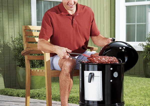 燻製を楽しむ　WEBER スモーキーマウンテン スモーカー 14インチ