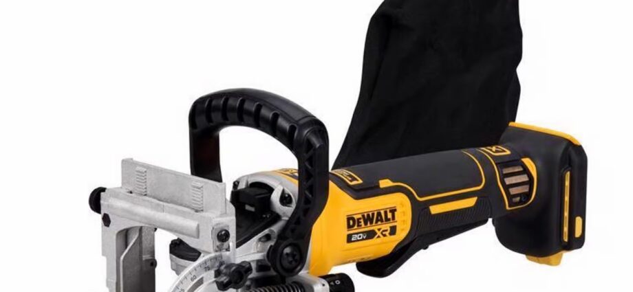 板継ぎに DeWalt 20V MAX XR コードレス ビスケットジョイナー