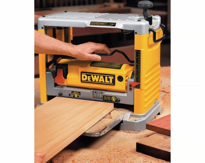 DeWalt 12-1/2インチ コード式プレーナー