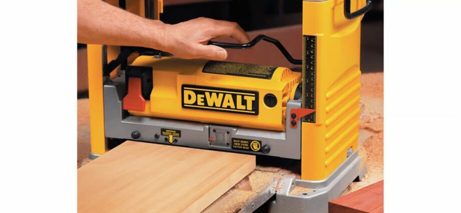 DeWalt 12-1/2インチ コード式プレーナー