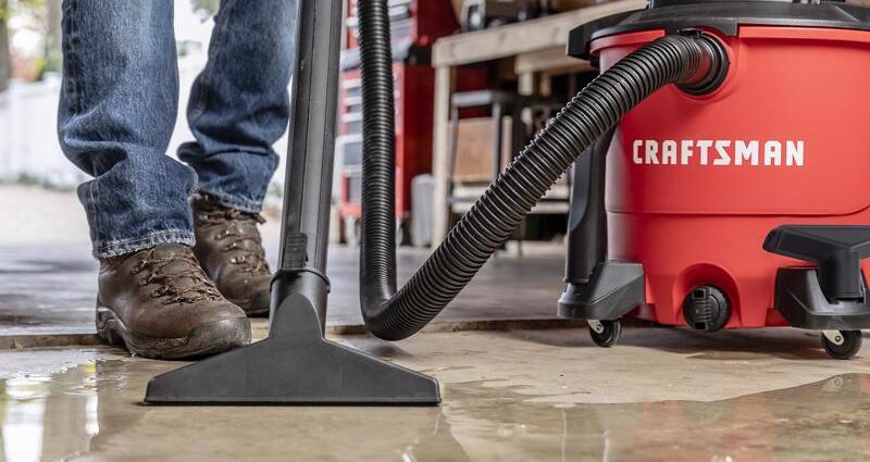 Craftsman 9ガロン コード式ウェット&ドライ掃除機(CMXEVBE17590)