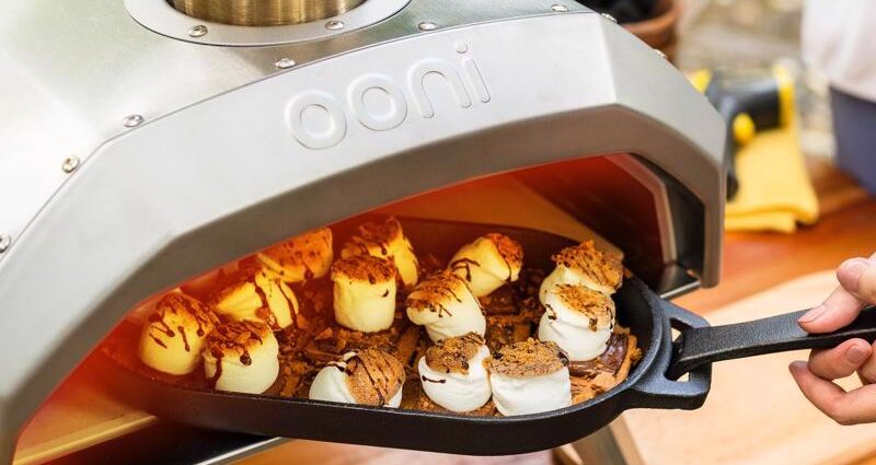 Ooni Karu 12 チャコール&ウッドチャンク式屋外用ピザオーブン