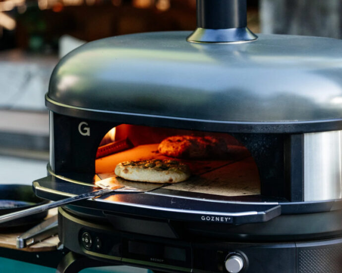 Gozney Dome (Gen 2) 屋外用ピザオーブン オフブラック