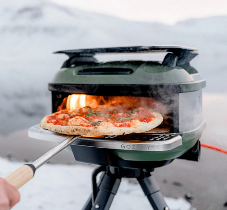 世界で最もポータブルな Gozney Tread 屋外用ピザオーブン