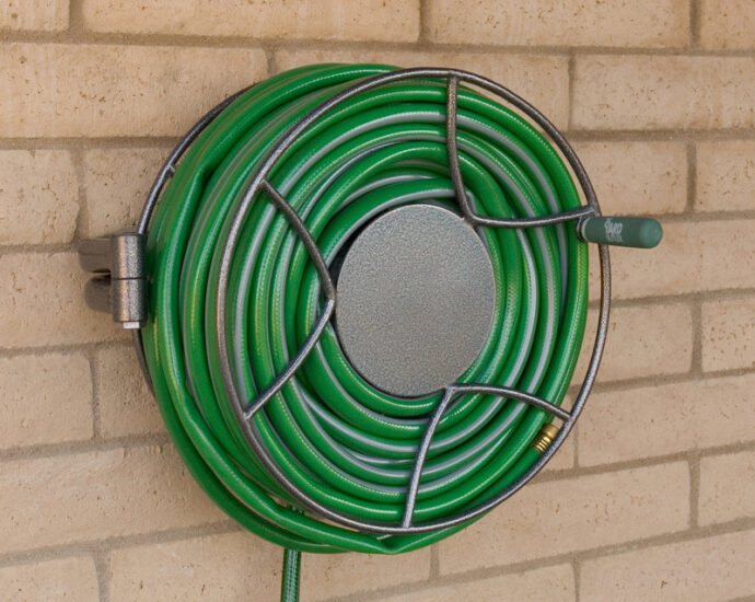 Yard Butler 100フィート壁掛け式ホースリール( SRWM-180)