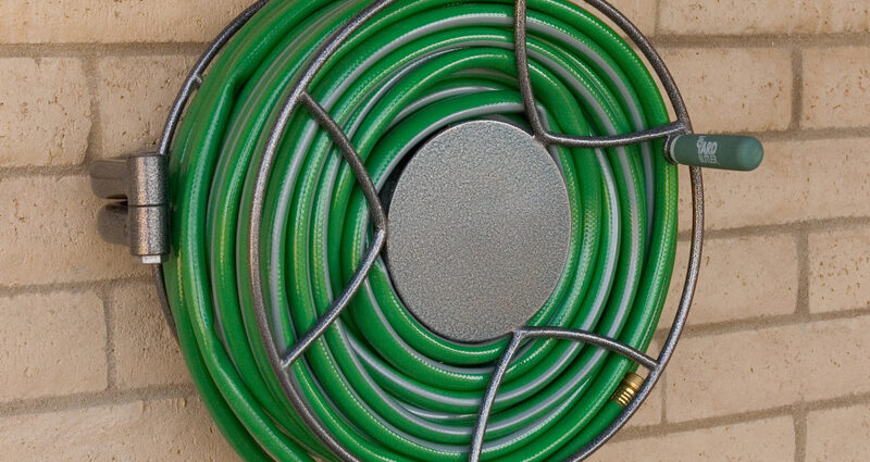 Yard Butler 100フィート壁掛け式ホースリール( SRWM-180)