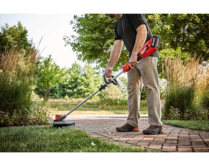 芝刈り用 Milwaukee M18 ストリングトリマー