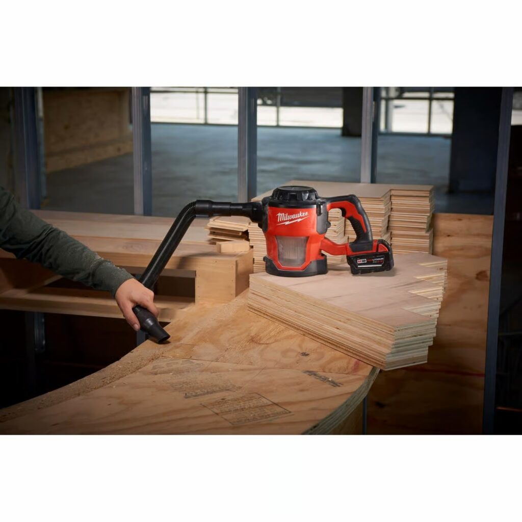 Milwaukee M18 バッグレスコンパクト掃除機(0882-20 )