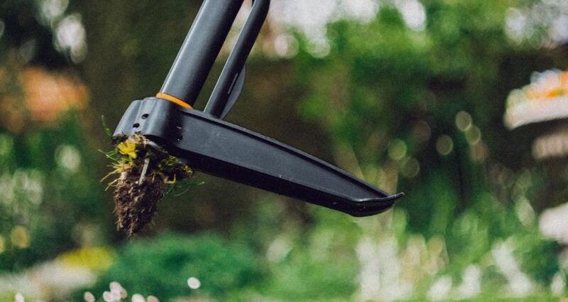 Fiskars スティール製除草ツール (1023084)