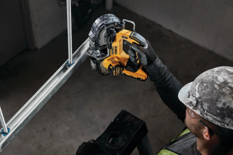 DeWalt 20V MAX ATOMIC コンパクトバンドソー 本体のみ (DCS377B)