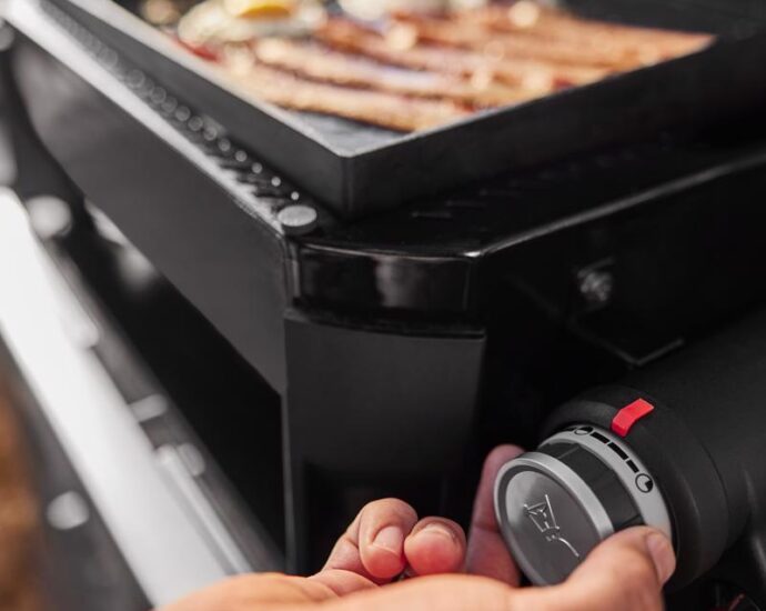 Weber Slate 液体プロパン式アウトドアグリドル(1500531)