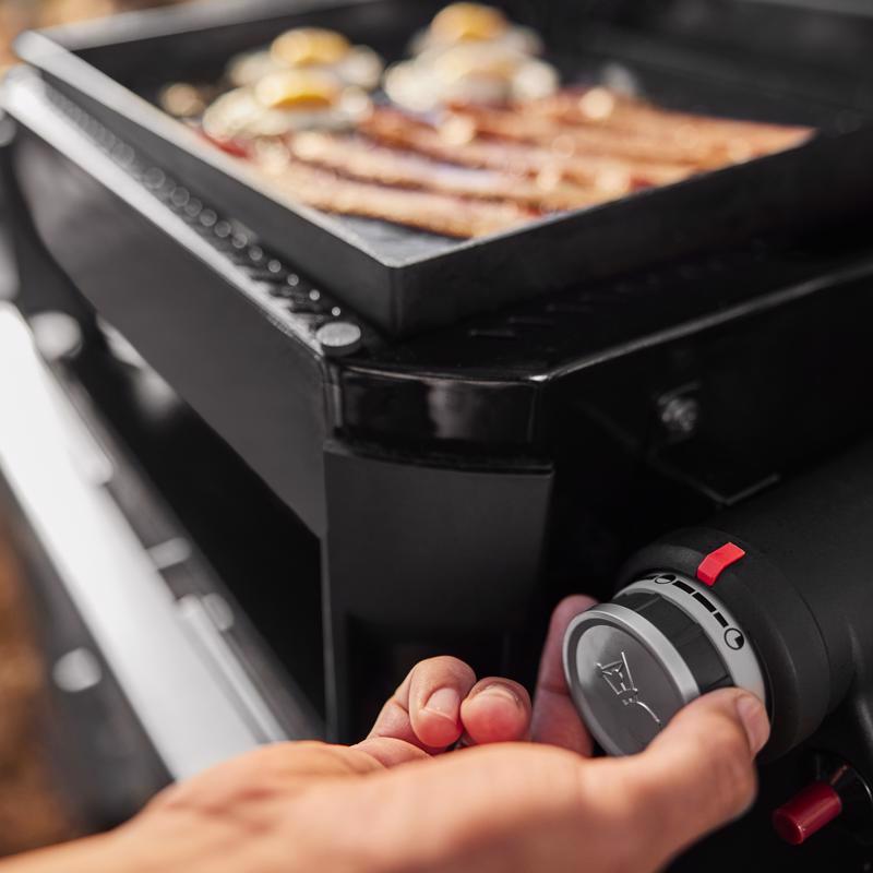 Weber Slate 液体プロパン式アウトドアグリドル(1500531)