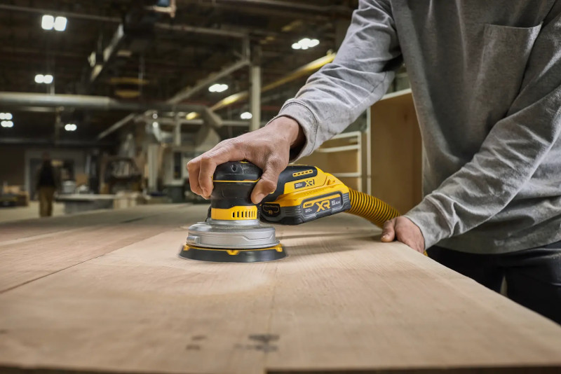 DeWalt 20V XR コードレス式ランダムオービットサンダー 6inch