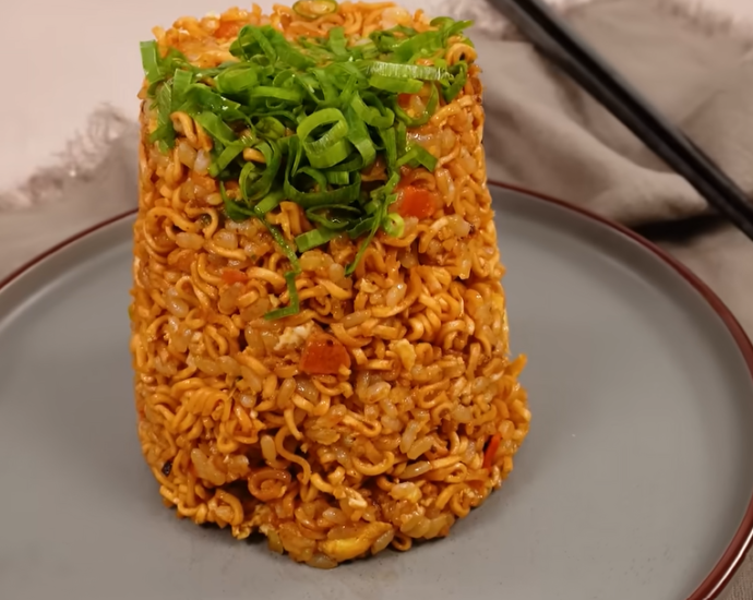 カップヌードル炒飯の作り方