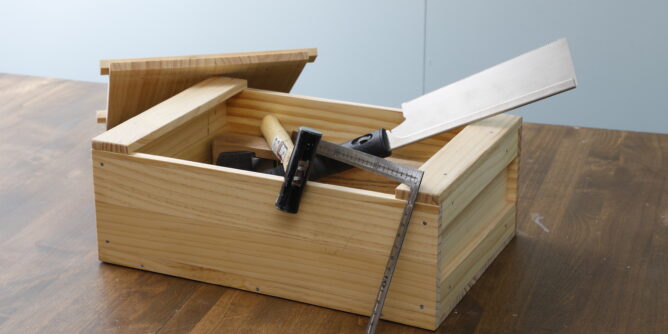 大工さんの道具箱をDIY|丈夫で使いやすい木製工具箱の作り方