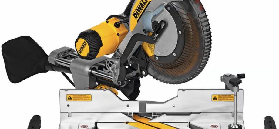 DEWALT DWS779 12インチ スライディングコンパウンドマイターソー