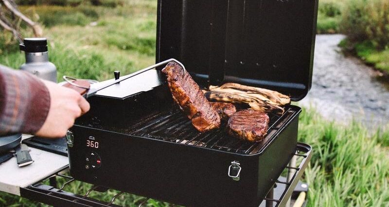 Traeger Ranger TFT18KLD|ポータブル・ペレットグリル&スモーカー