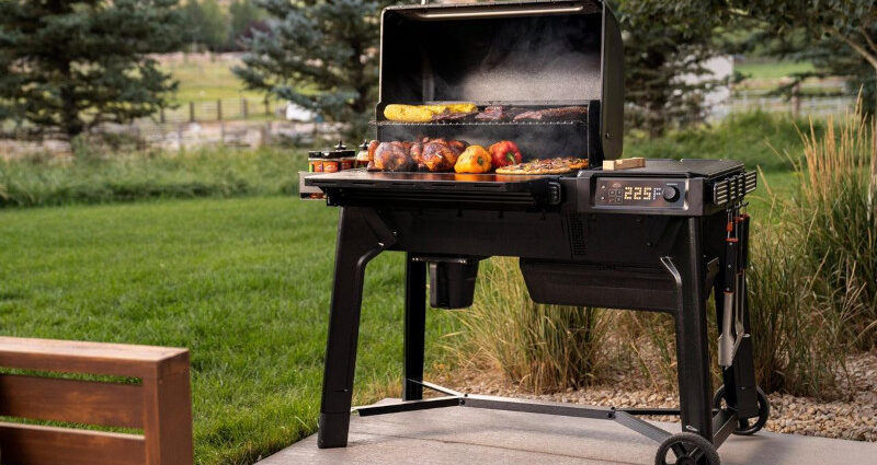 Traeger TFB86MLH Woodridge WiFi ペレットグリル