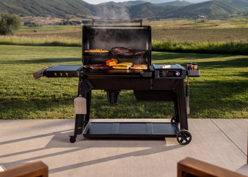 Traeger Woodridge Pro ペレットグリル｜970平方インチ・WiFIRE対応